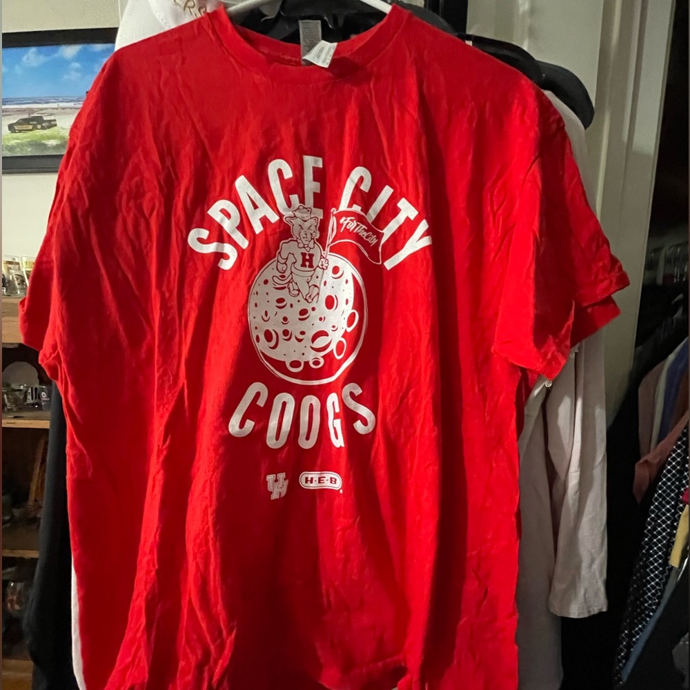 UofH basketball game day shirt
